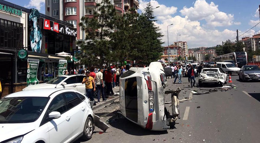 kayseri-dehalk-otobusu-5-aracin-uzerinden-gecti