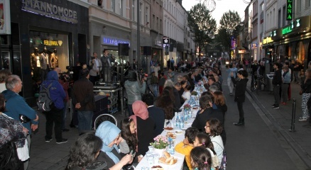 koln-de-1500-kisilik-iftar