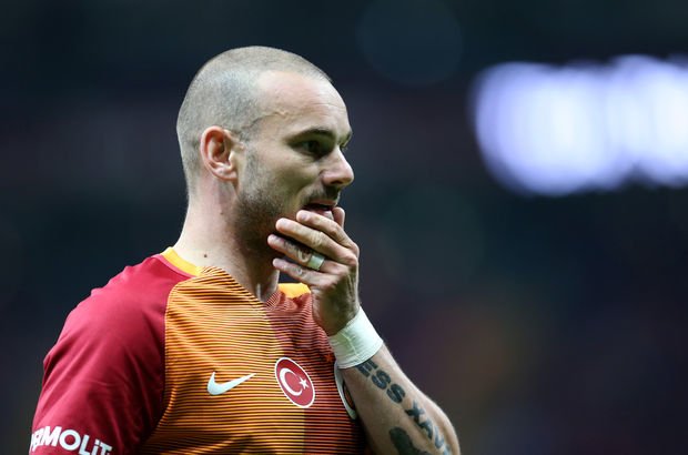 sneijder-slovakya-kampina-katilmayacak