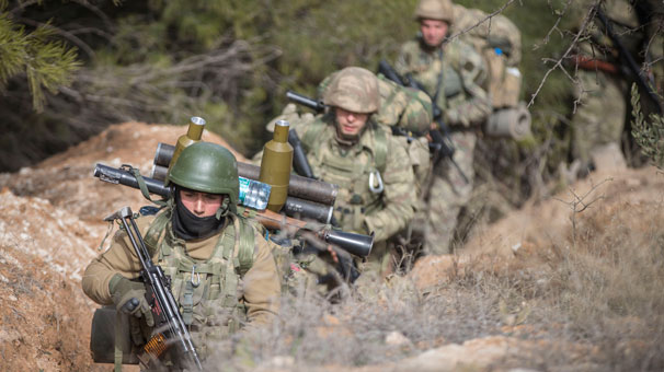 Afrin'de PYD'nin hain sızma planına bordo bereli önlem