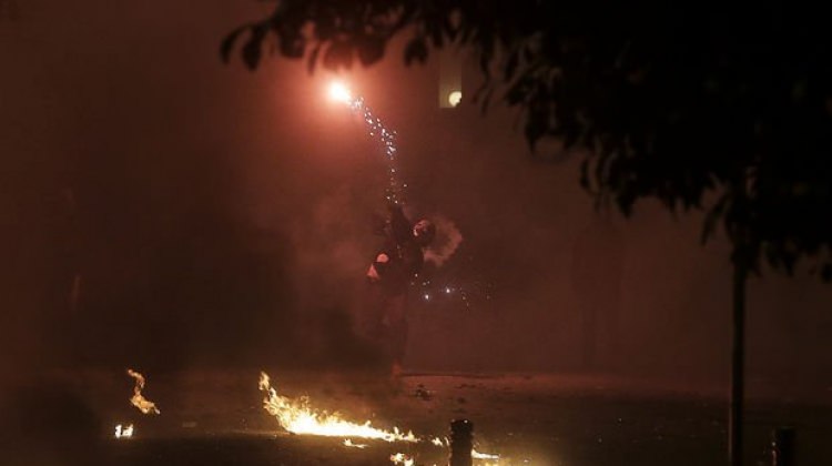 Belediye otobüsüne molotoflu saldırı