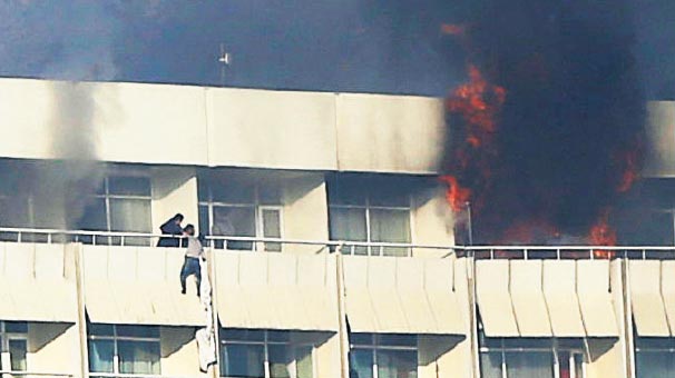 Otel baskını kanlı bitti: 20 ölü