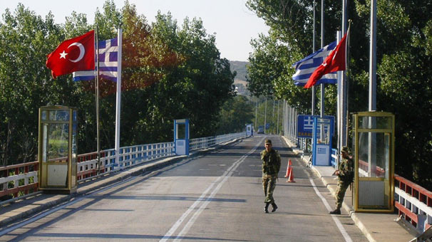 Sınırda yakalanan 2 Yunan askeri tutuklandı