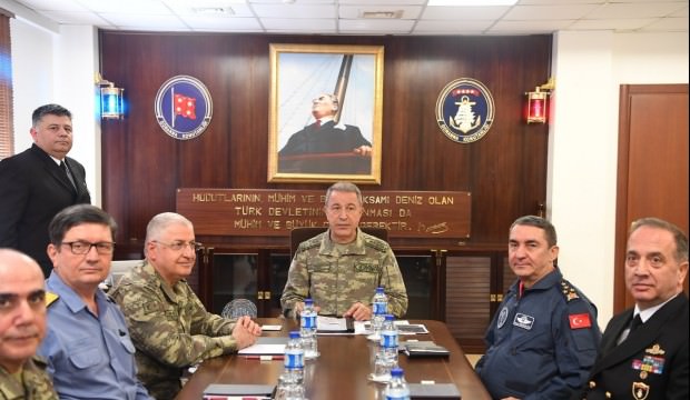 Orgeneral Akar ve kuvvet komutanları Gölcük'te