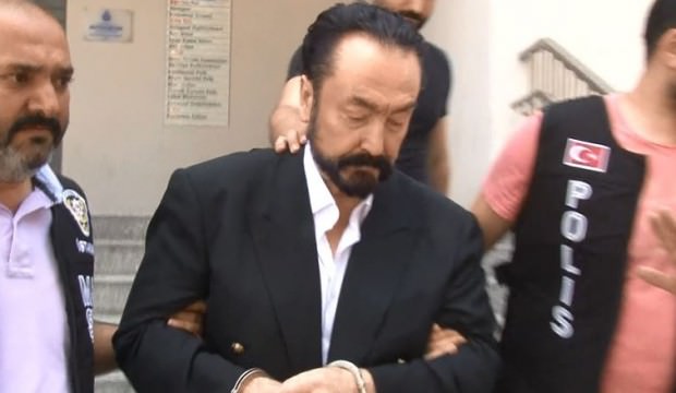 Adnan Oktar'a bilgi sızdıran polisler gözaltında!