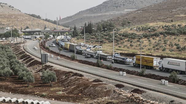 Son dakika: Kuyruğun sonu gözükmüyor! Tam 5 km...