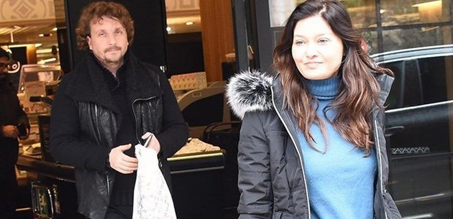 Nurgül Yeşilçay topu sevgilisine attı