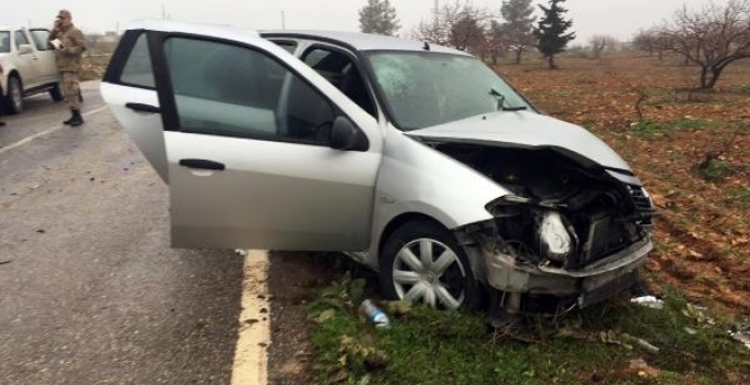 Gaziantep'te midibüs ile otomobil çarpıştı: 5 yaralı