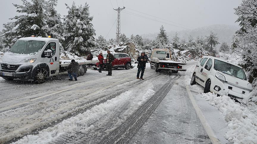 Antalya-Konya Kara Yolunda Ulaşım Güçlükle Sağlanıyor