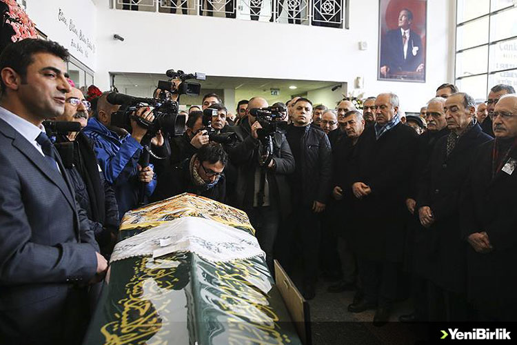 Kılıçdaroğlu, Milletvekili Erol'un Annesinin Cenaze Törenine Katıldı