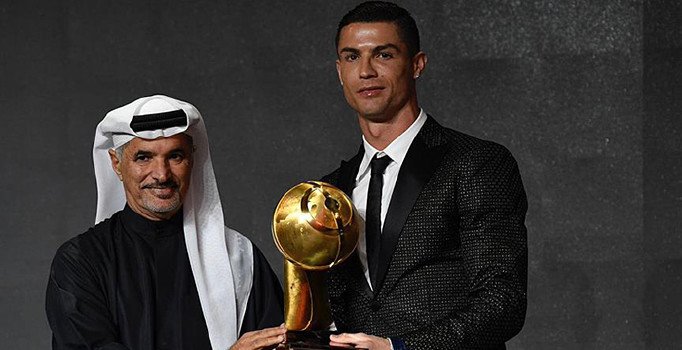 Cristiano Ronaldo yeni yıla ödülle başladı