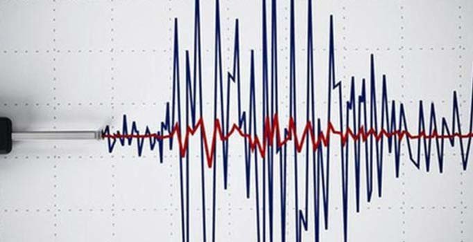 Endonezya'da 6,6 büyüklüğünde deprem