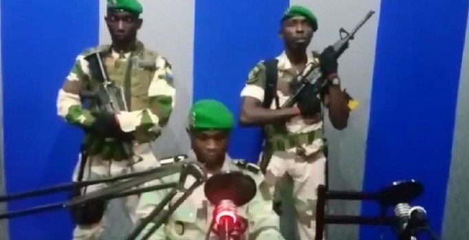 Afrika ülkesi Gabon'da askeri darbe girişimi!