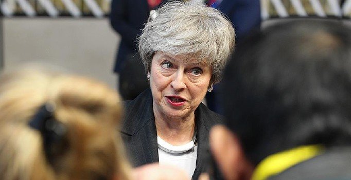 May'den kritik oylama öncesi 'Brexit gerçekleşmez' uyarısı