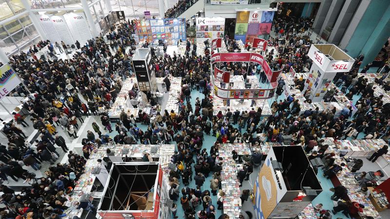 Ankara Kitap Fuarı'na yoğun ilgi