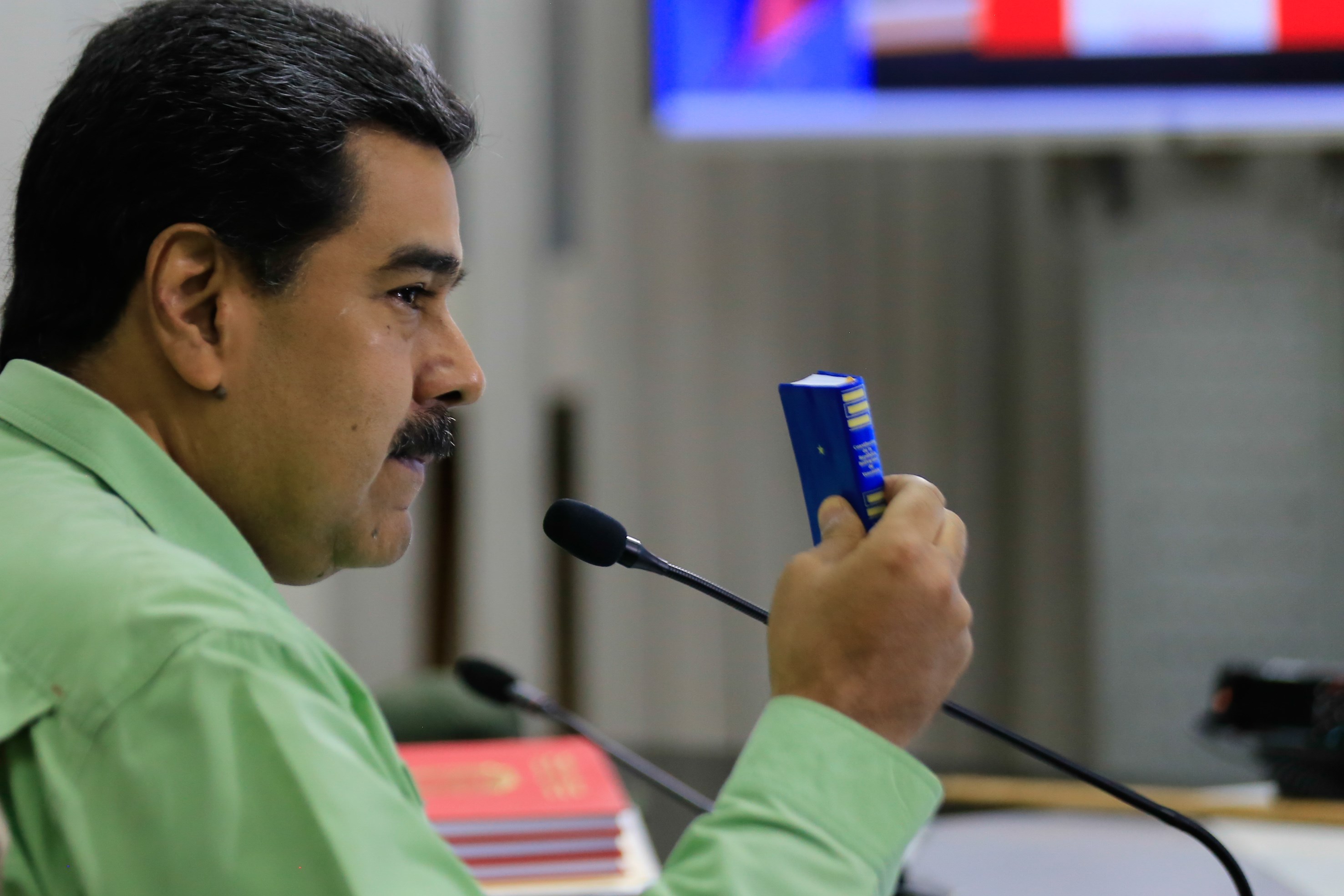 Maduro participates in an act of government together with military members, in Caracas