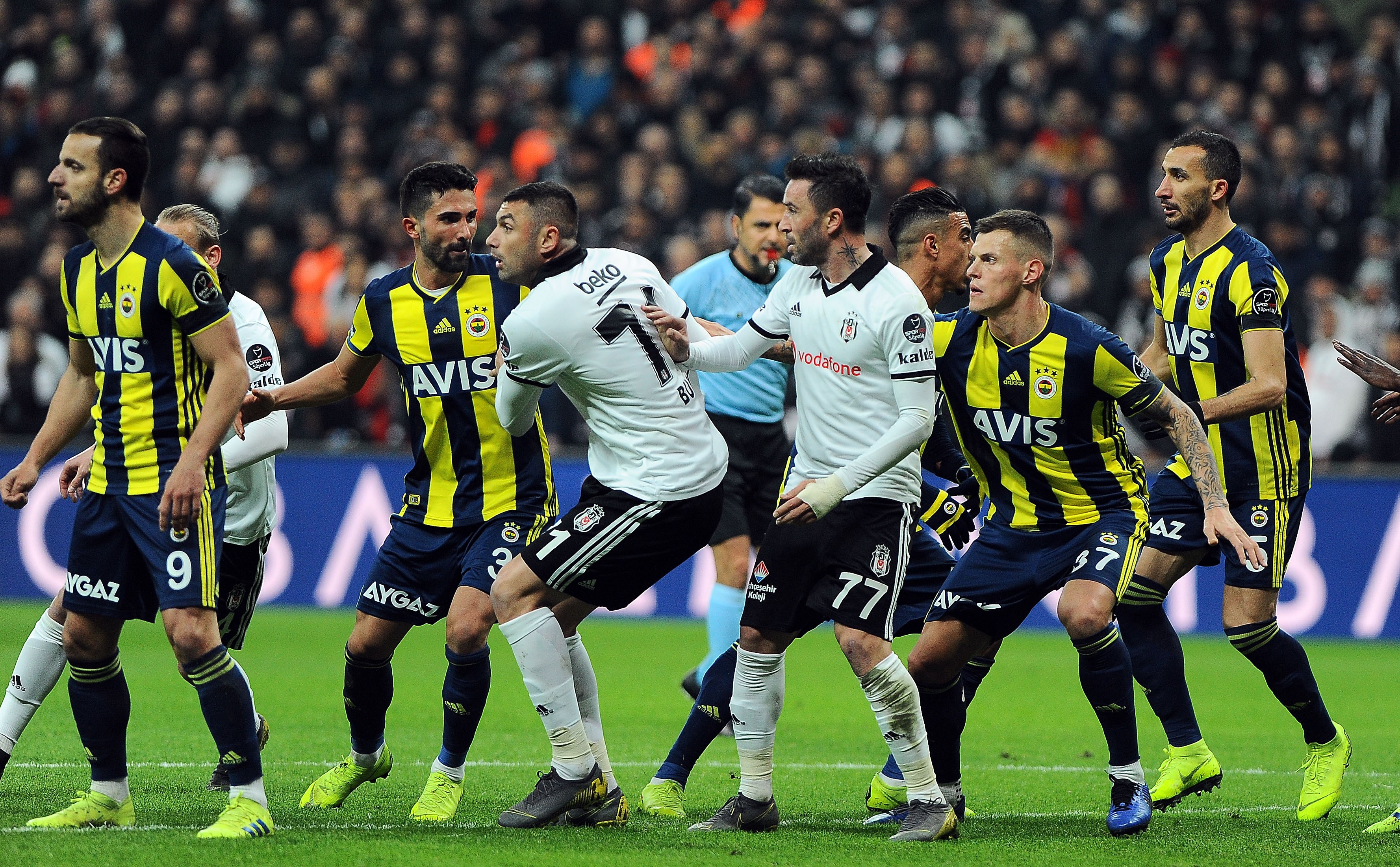 SPOR TOTO SÜPER LİG: BEŞİKTAŞ: 3  - FENERBAHÇE: 0  (İLK YARI)