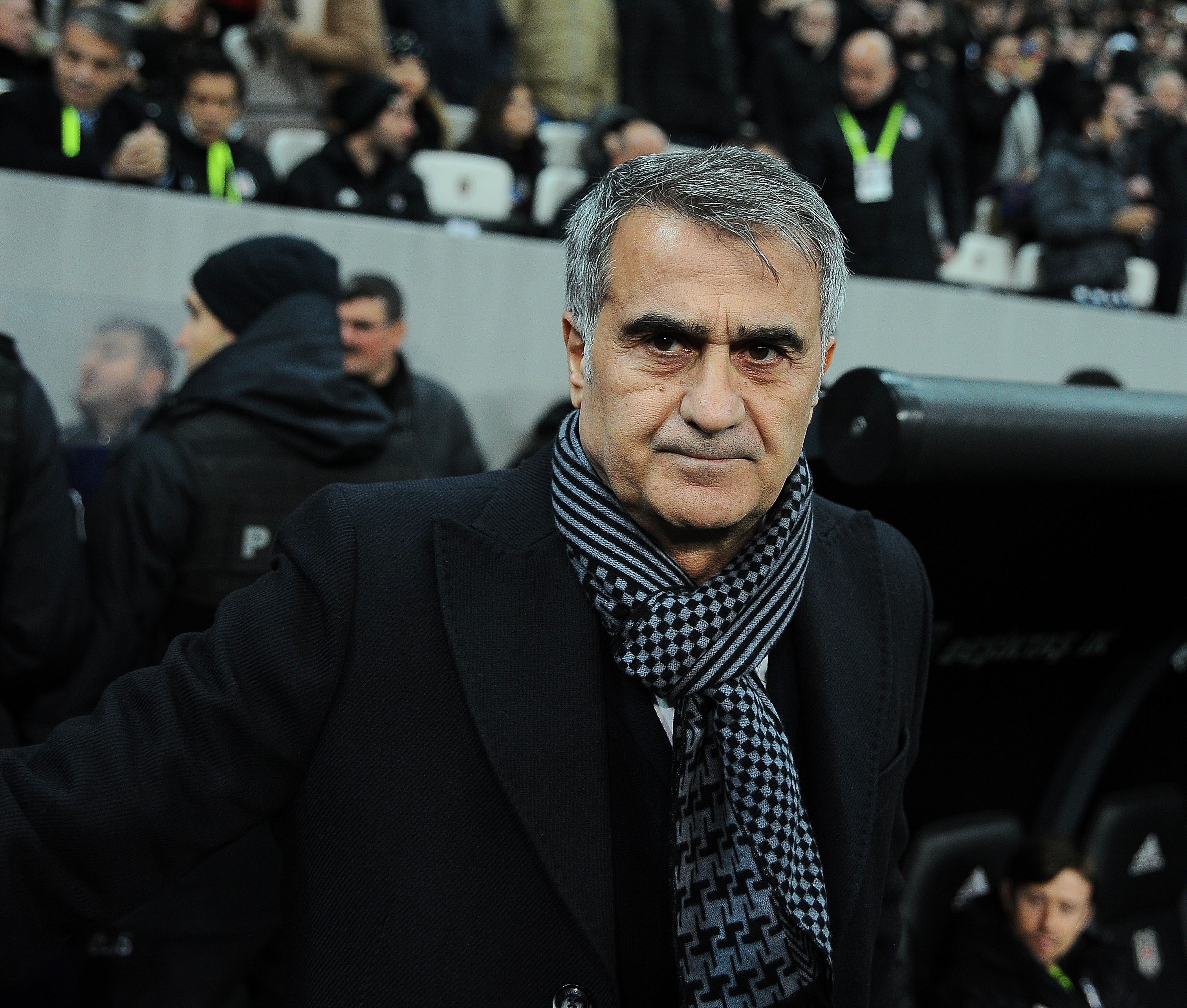 ŞENOL GÜNEŞ: "İSTİFA İDDİALARI TAMAMEN ASILSIZ" BEŞİKTAŞ TEKNİK DİREKTÖRÜ ŞENOL GÜNEŞ: "ALGI OLUŞTURMA GAYRETİ İÇİNDELER"