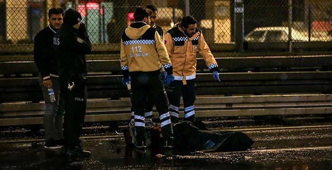 Bakırköy'de minibüsün çarptığı yaya can verdi