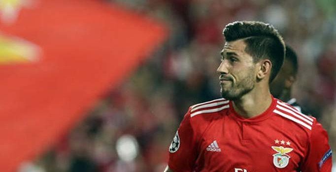 Galatasaray rakibi Benfica'ya 4 maç ceza