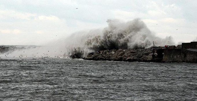 Yunanistan'ın Girit Adası'nda fırtına: 1 ölü