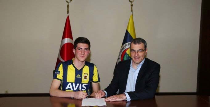 Fenerbahçe genç yeteneğe imzayı attırdı