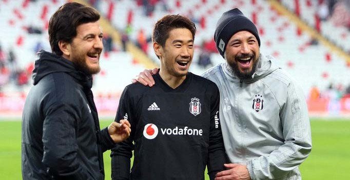 İlhan Mansız'ın 4 aydır para alamadığı için Beşiktaş'tan ayrıldığı iddia edildi