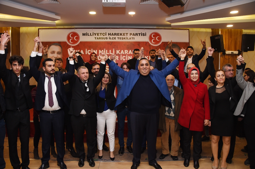 İyi Parti'den 297 Kişi MHP'ye Geçti