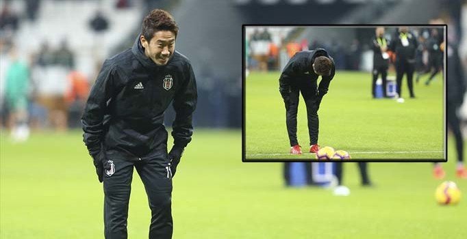 Traftar Kagawa'yı, Japon selamıyla karşıladı