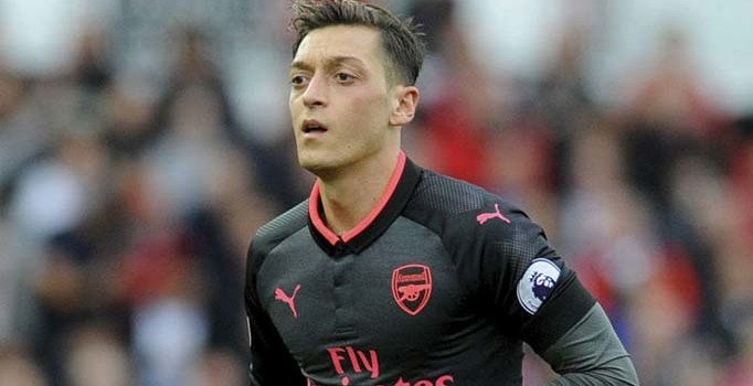 Mesut Özil BATE Borisov maçı kadrosuna alınmadı