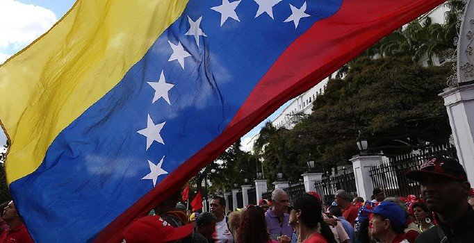 Venezuela'da iki gazeteciye gözaltı