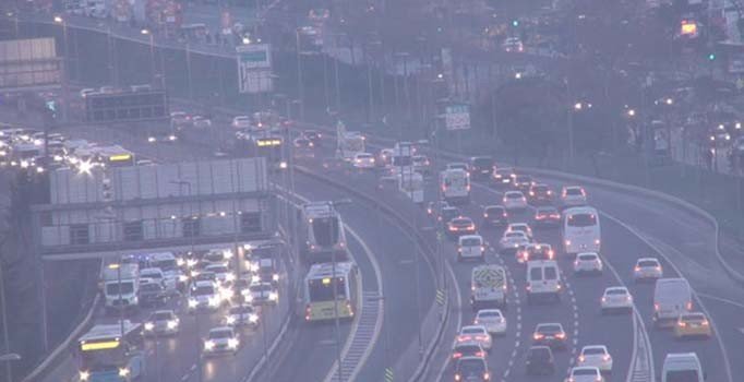 Yarıyıl tatili bitti, İstanbul'da trafik yoğunluğu arttı