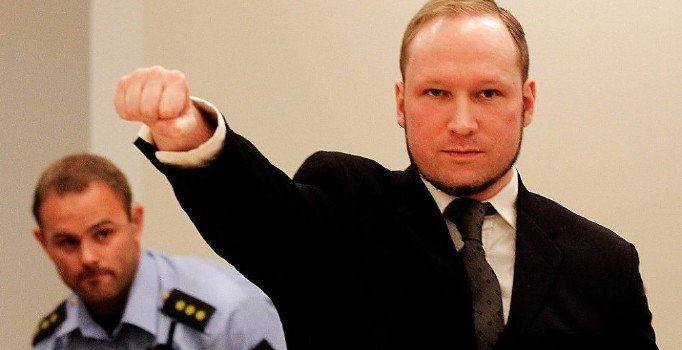 77 kişi katleden terörist Breivik'in ırkçı manifestosu internette satıldı