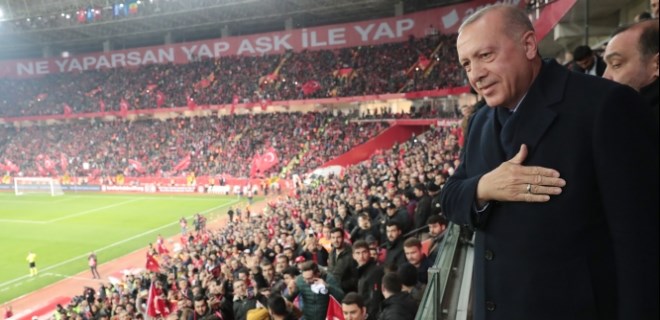 Cumhurbaşkanı Erdoğan’dan Eskişehirspor’a reklam panosu jesti