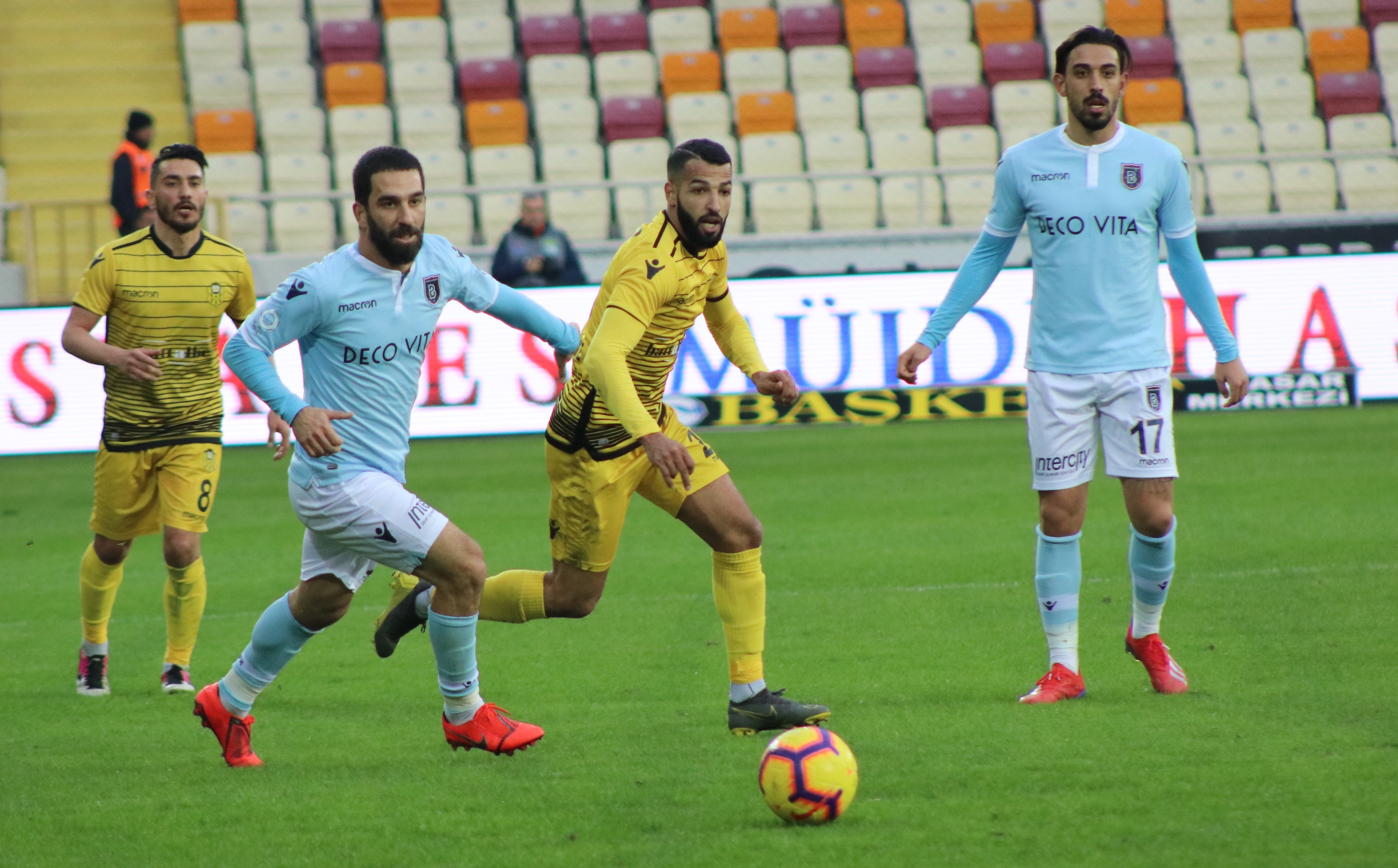 SPOR TOTO SÜPER LİG: EVKUR YENİ MALATYASPOR: 0 - MEDİPOL BAŞAKŞEHİR: 2 (MAÇ SONUCU)