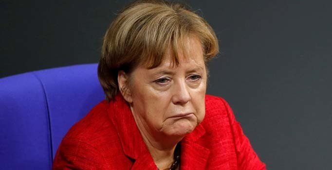 Merkel’e parti içinden istifa baskısı