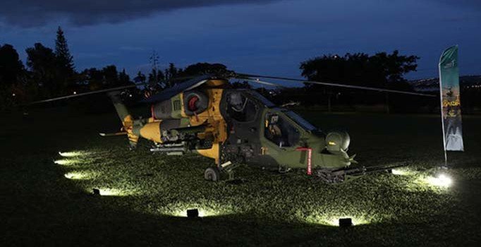 Latin Amerika'da Atak helikopteriyle gösteri uçuşu yapıldı