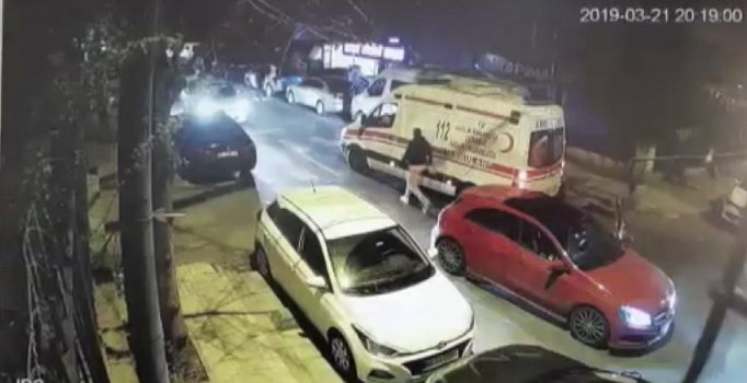 Bakırköy'de ambulans şoförüne darp | Video