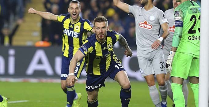 Fenerbahçe yenileriyle gülüyor