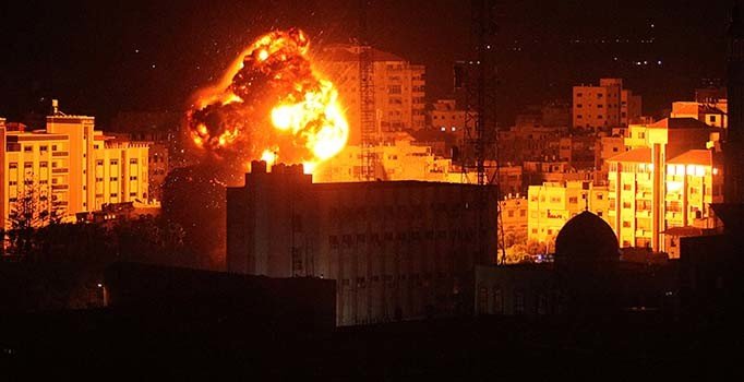 İsrail, bahane üreterek Gazze'ye saldırıyor