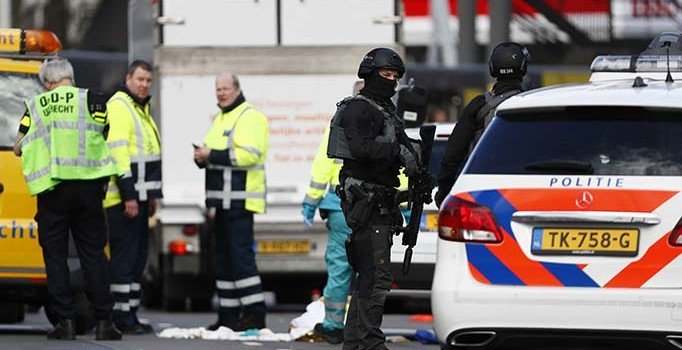 Hollanda polisi: Saldırı ile alakalı 3 şüpheli gözaltına alındı