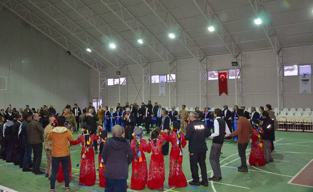 Kato Dağı Eteklerinde 'huzur Halayı'