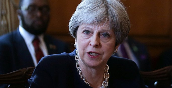 Theresa May, AB'den Brexit'in ertelenmesini istedi