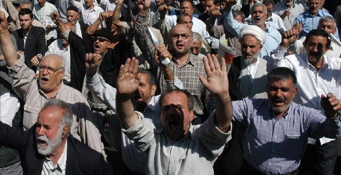 İran'da emeklilerden 'sigorta ve ikramiye' protestosu