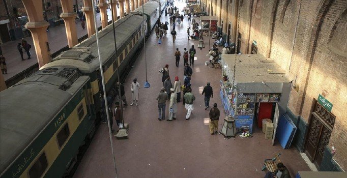 Pakistan-Hindistan arası tren seferleri tekrar başladı