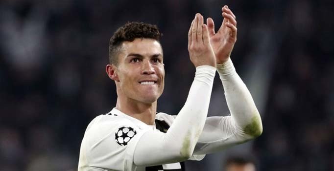 Evra ile Ronaldo'nun Whatsapp konuşmaları gündem oldu