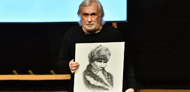Müjdat Gezen’e anlamlı ödül