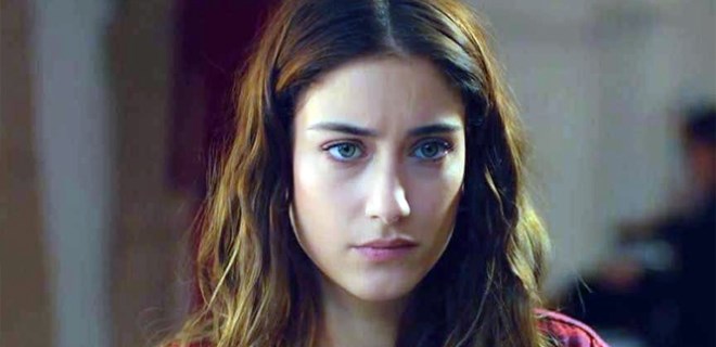 Hazal Kaya’dan İstanbul Havalimanı’na sitem