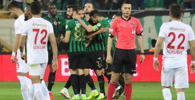 Ümraniyespor'u eleyen Akhisarspor, Türkiye Kupası'nda finale yükseldi