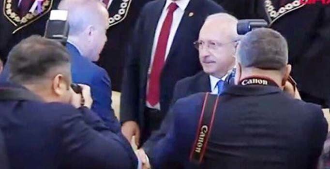 Erdoğan ile Kılıçdaroğlu AYM'nin kuruluş töreninde tokalaştı